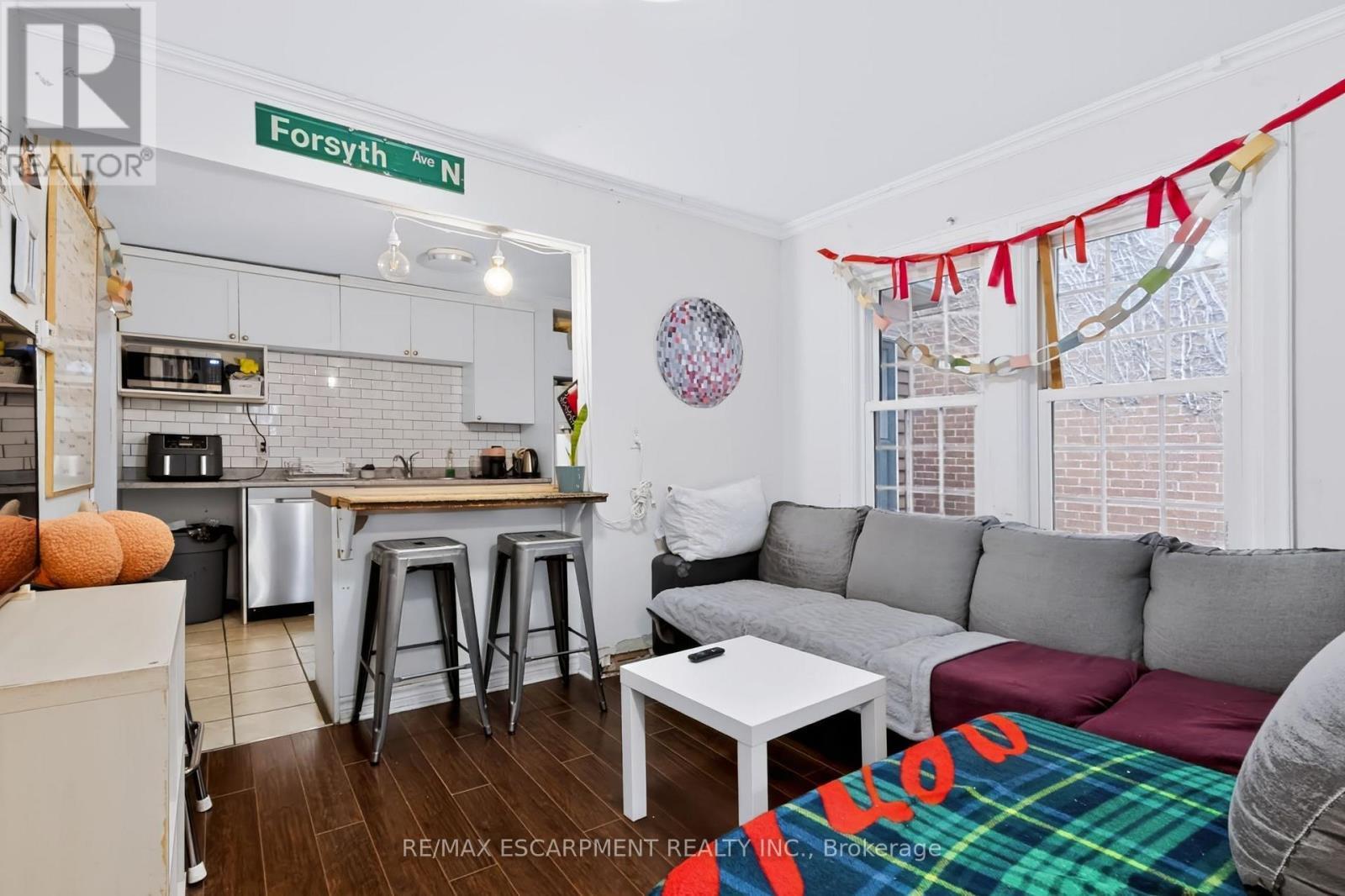 23 Forsyth Avenue S, Hamilton, ON