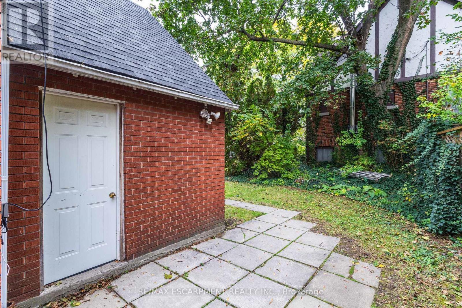 23 Forsyth Avenue S, Hamilton, ON