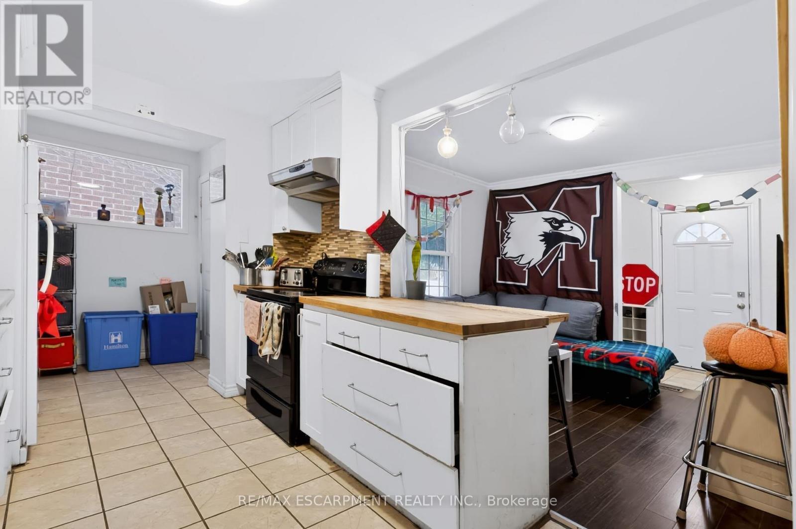 23 Forsyth Avenue S, Hamilton, ON