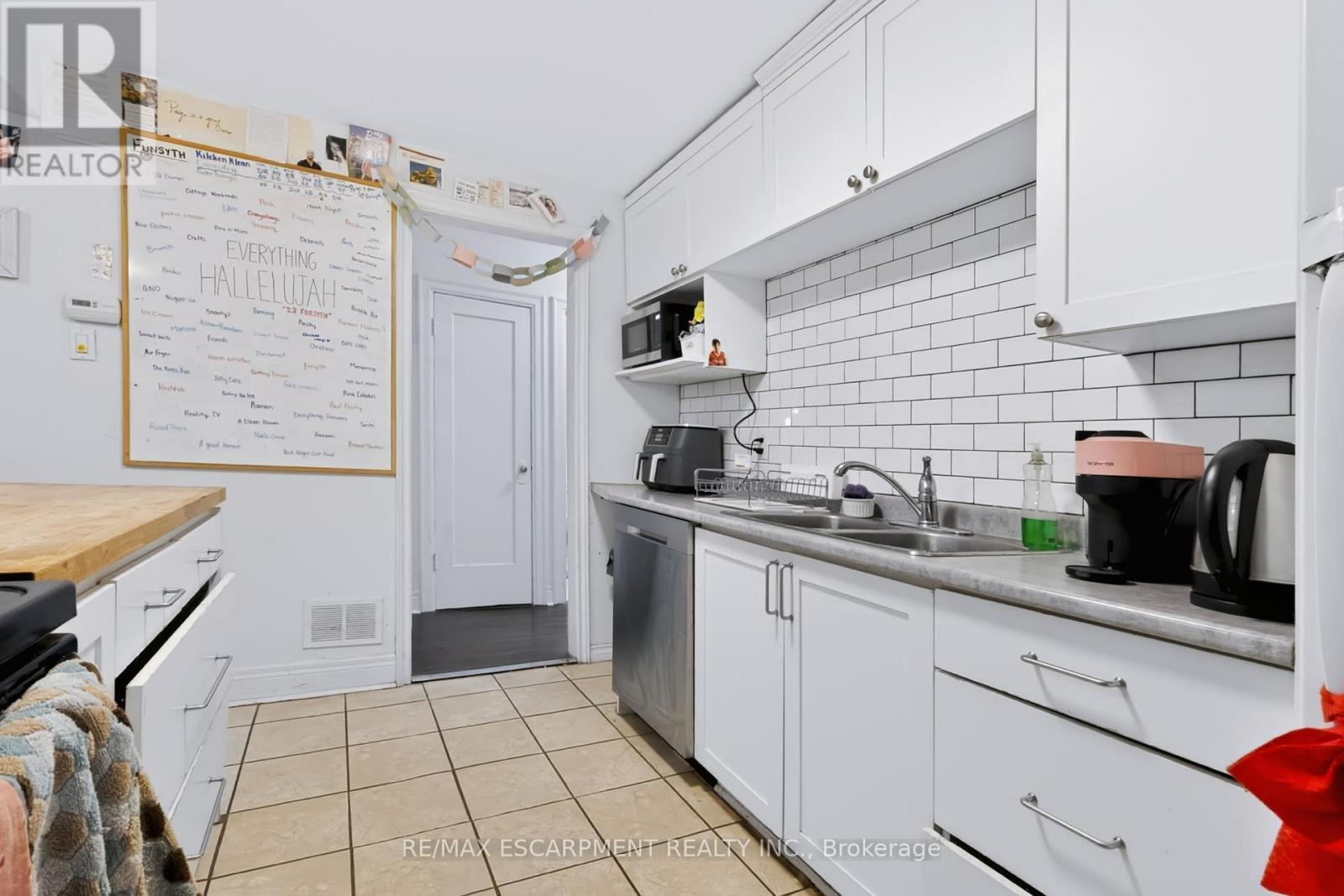 23 Forsyth Avenue S, Hamilton, ON