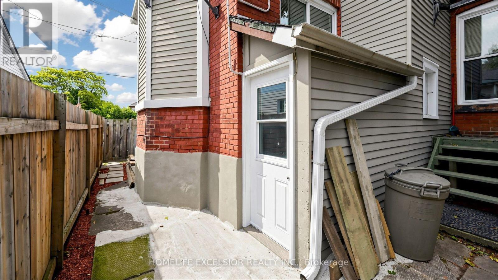 342 King William Street, Hamilton, ON