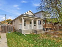299 Semple AVE  Winnipeg, MB R2V 1B8