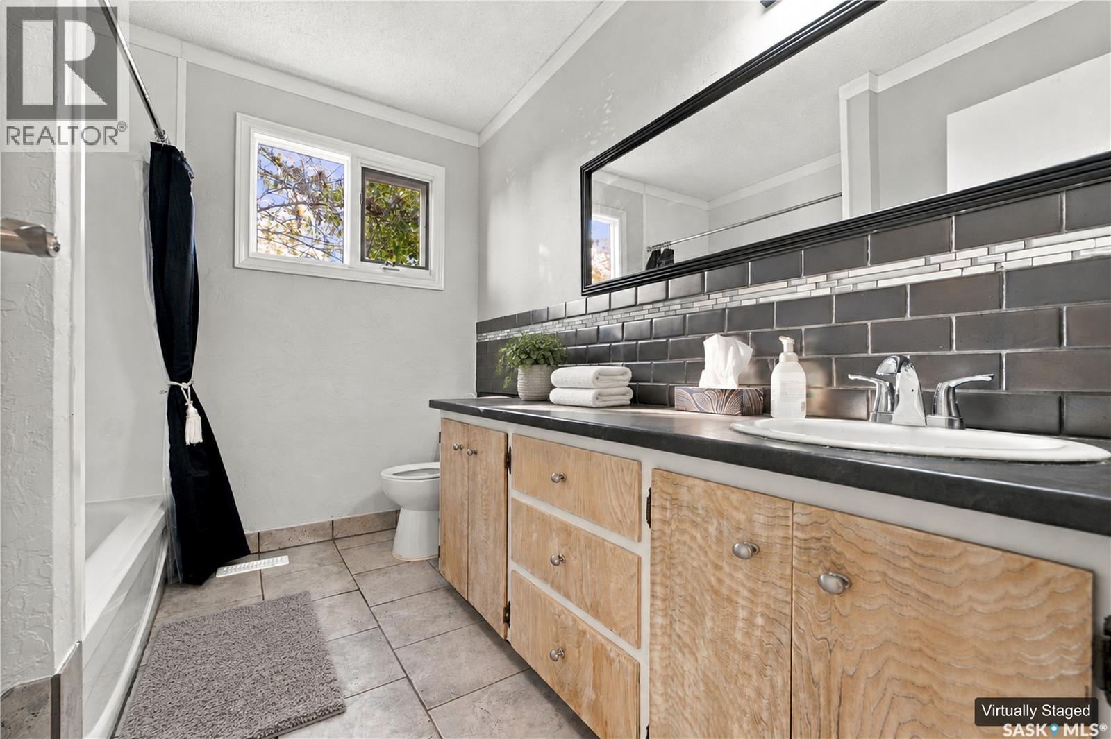 3538 Centennial Drive, Saskatoon, SK