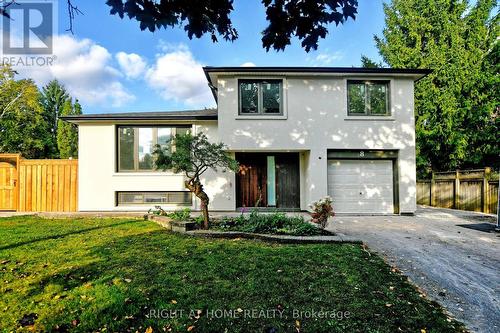 8 HILL DRIVE  Aurora, ON L4G 3A6