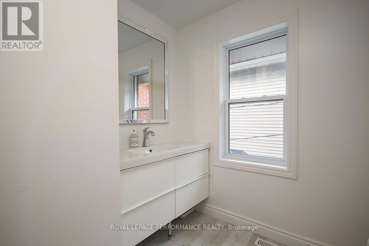 49 Bayswater Avenue, Ottawa, ON