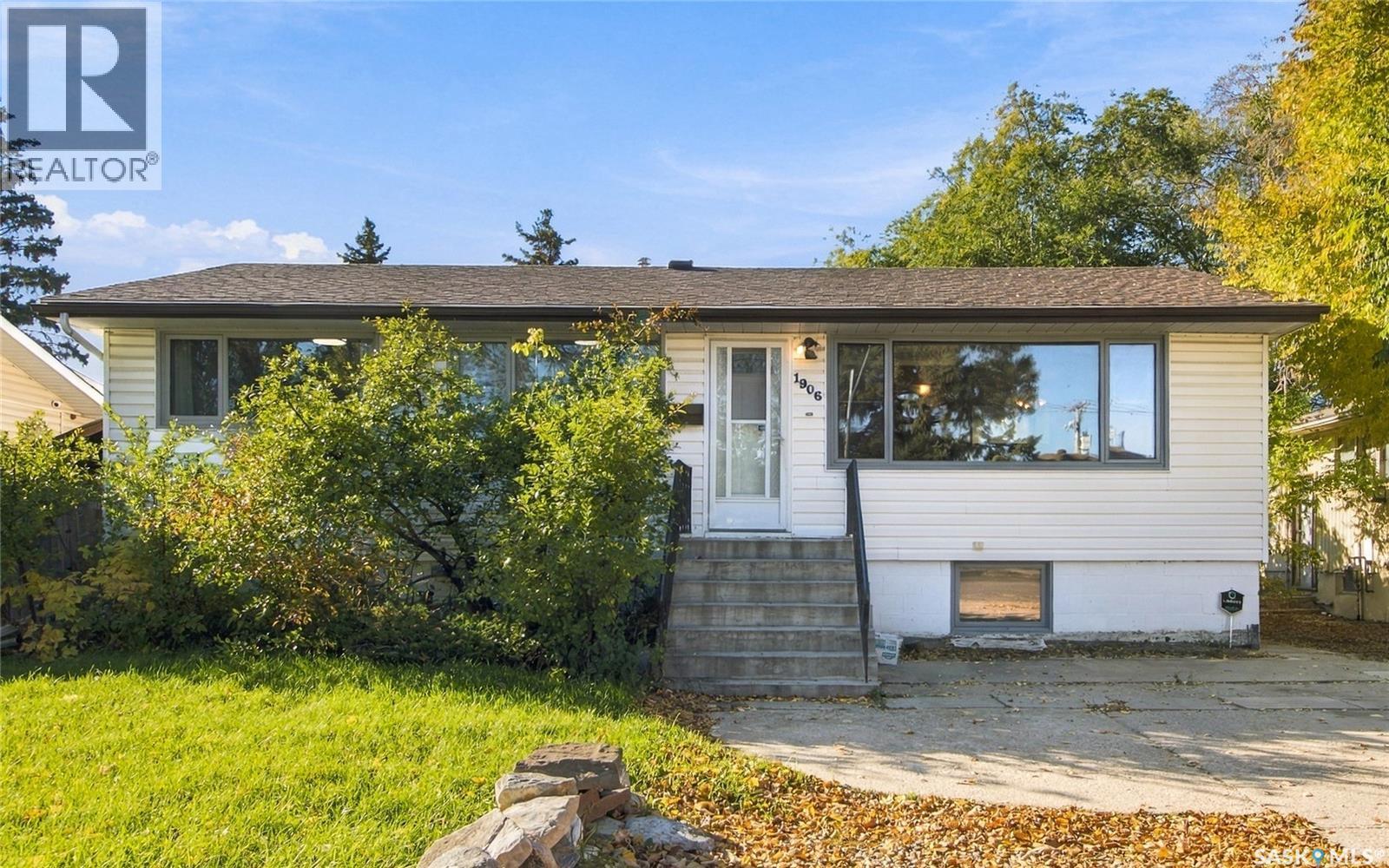 1906 St Charles Avenue, Saskatoon, SK