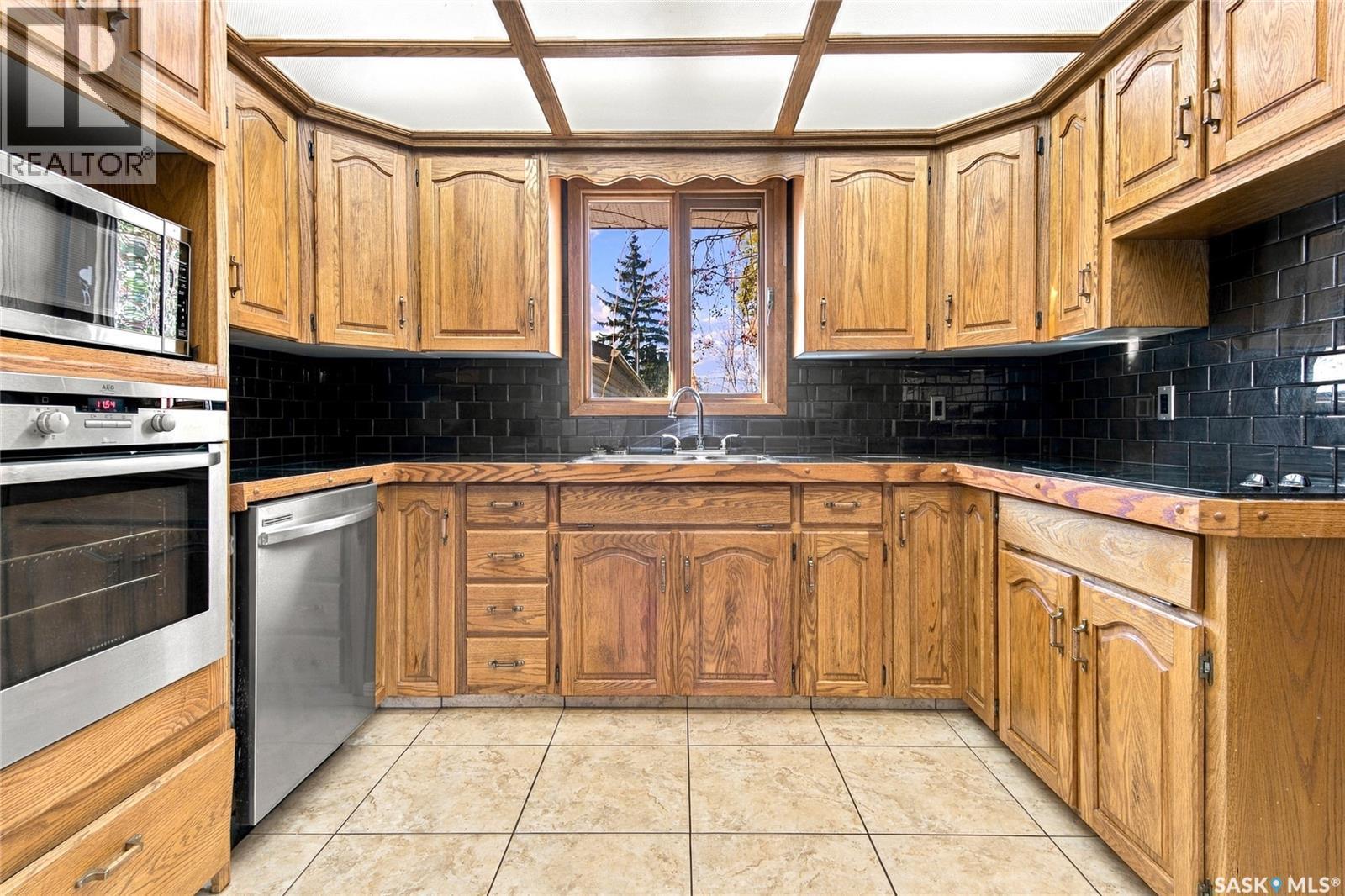1906 St Charles Avenue, Saskatoon, SK