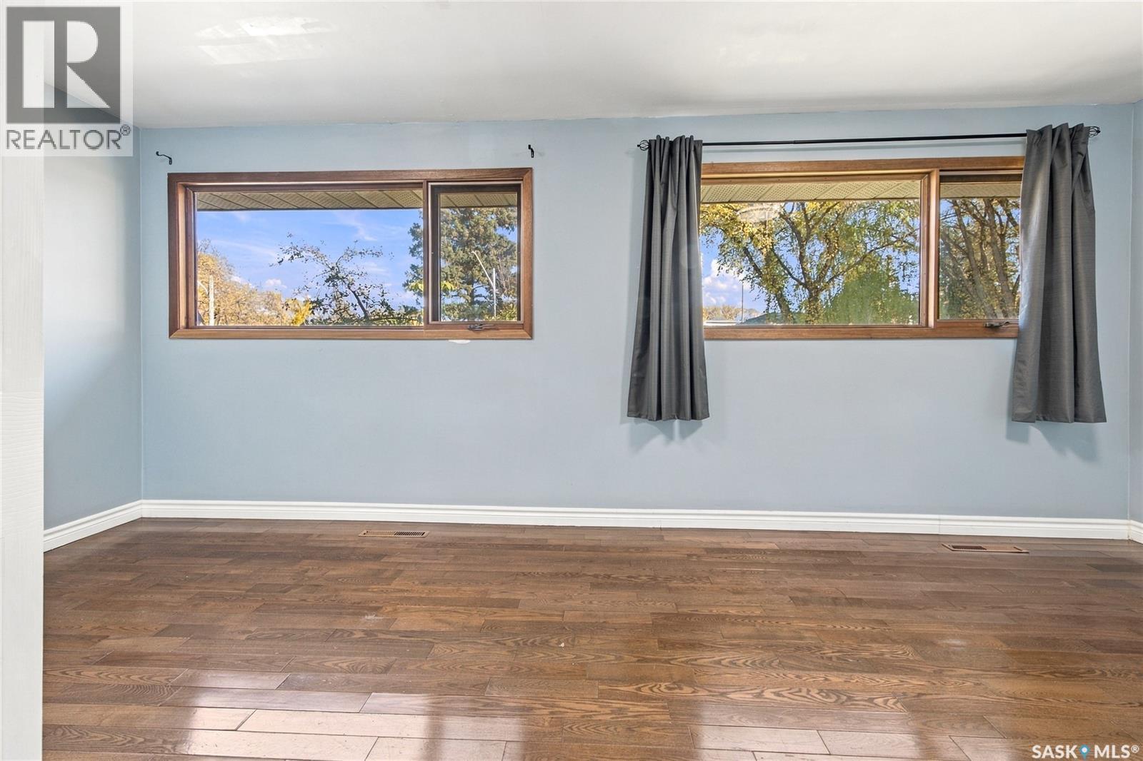 1906 St Charles Avenue, Saskatoon, SK