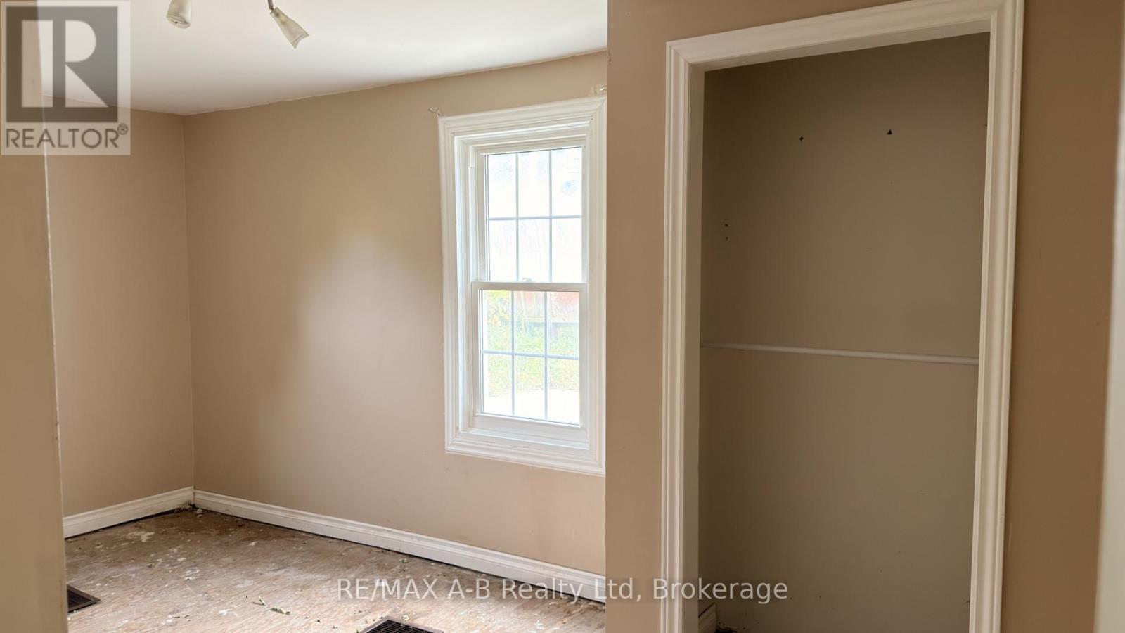 21 Henry Street, Cambridge, ON