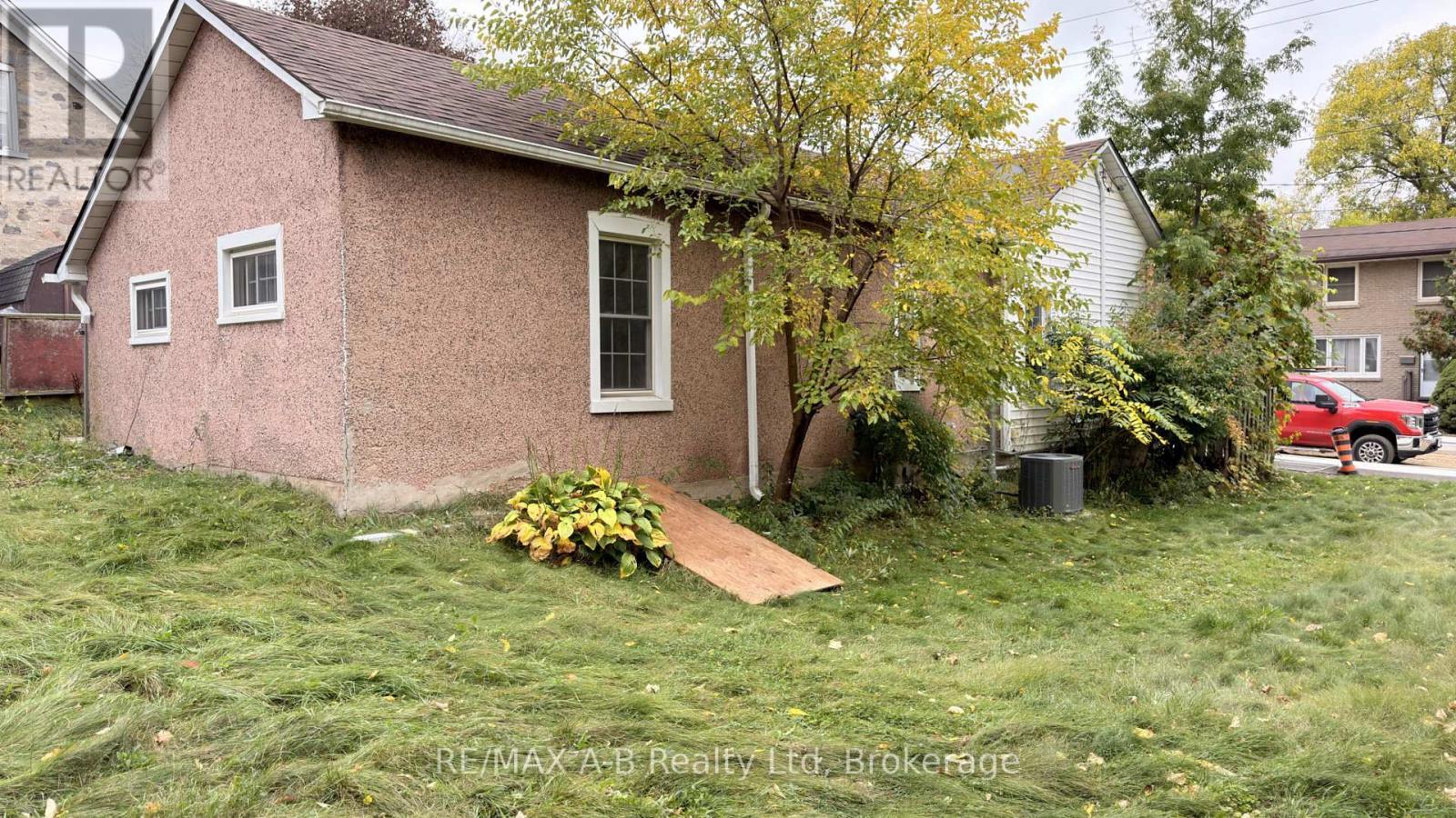 21 Henry Street, Cambridge, ON