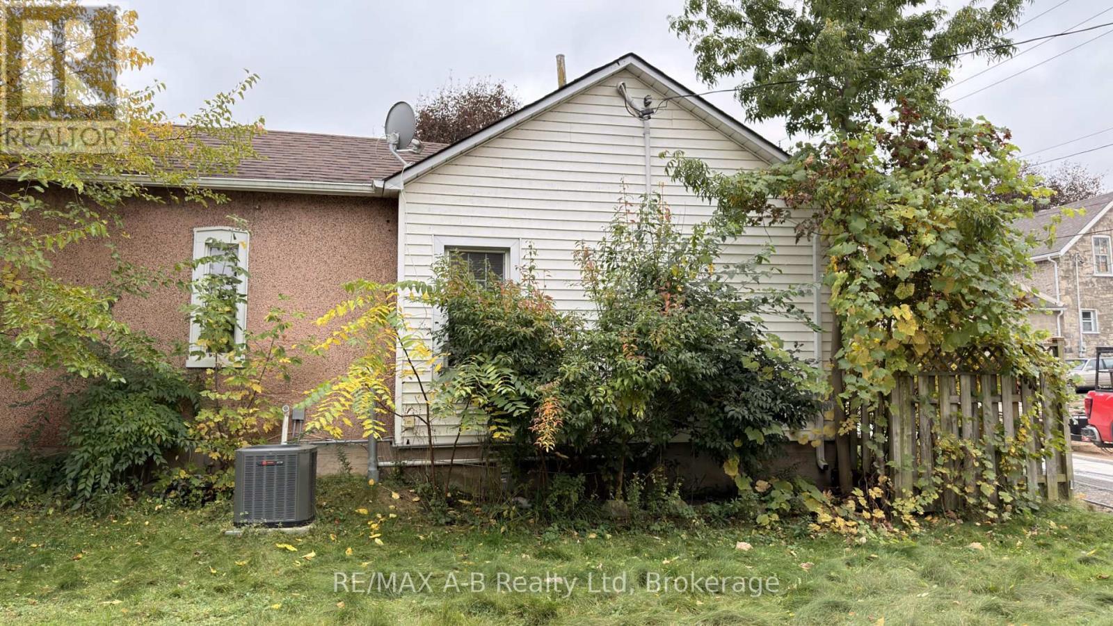 21 Henry Street, Cambridge, ON