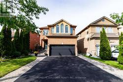34 LINDA MARGARET CRESCENT Richmond Hill, ON L4S 2B6