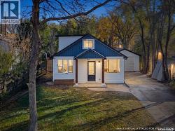 836 K AVENUE N  Saskatoon, SK S7L 2N1