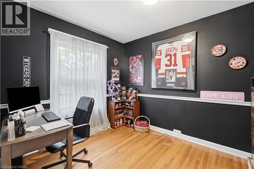 90 London Street N, Hamilton, ON 