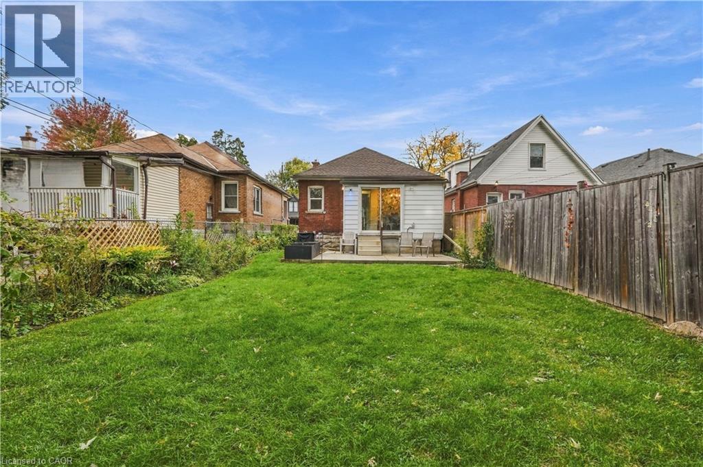 90 London Street N, Hamilton, ON