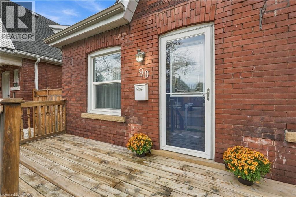 90 London Street N, Hamilton, ON