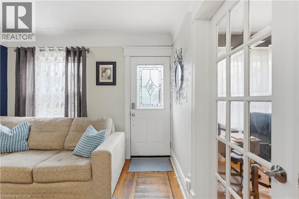 90 London Street N, Hamilton, ON