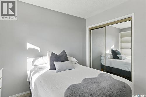 225 Clearwater Court, Saskatoon, SK 