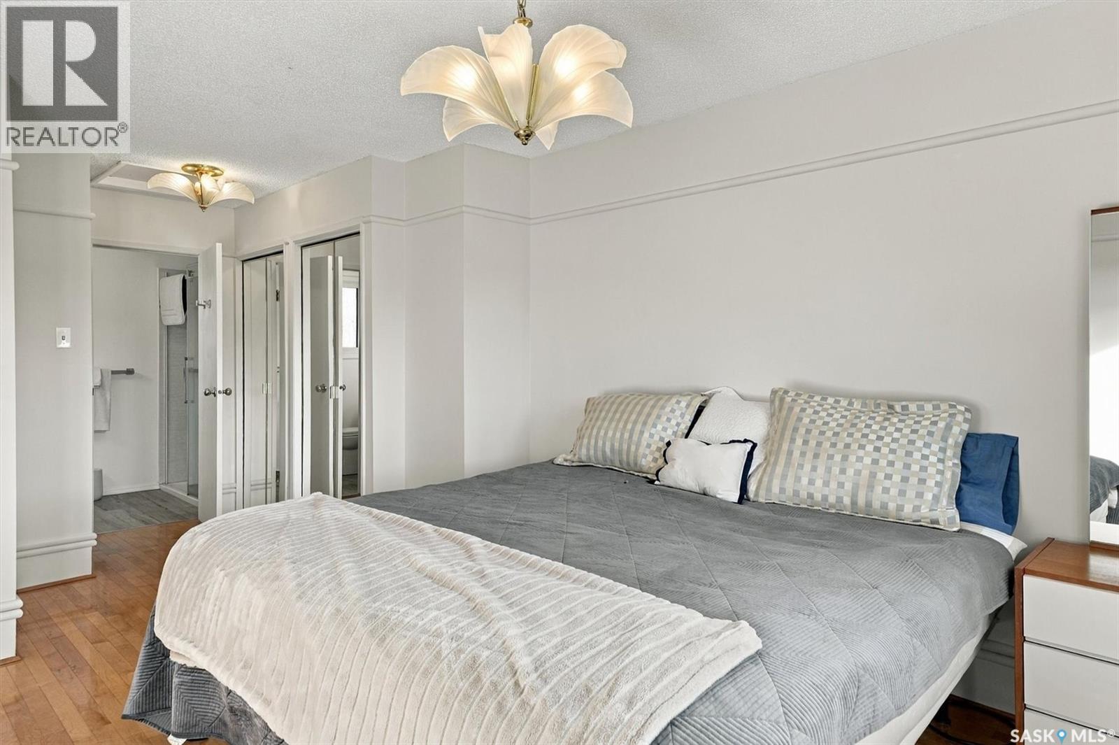 225 Clearwater Court, Saskatoon, SK