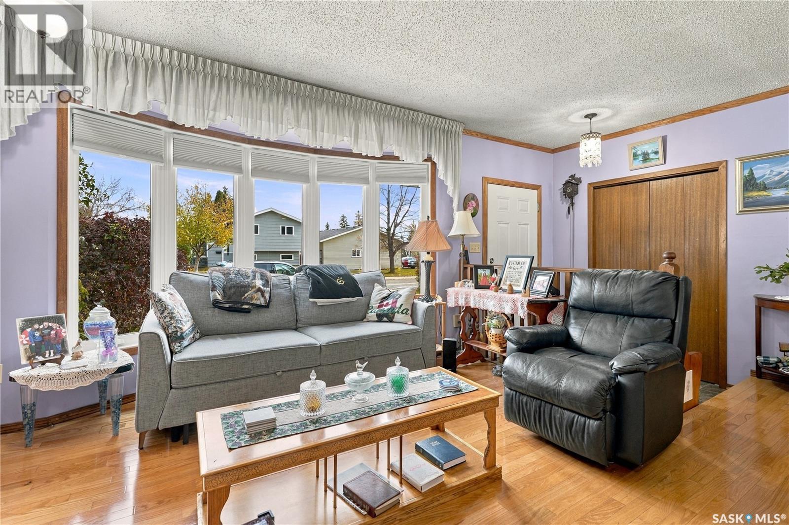 374 Thain Crescent, Saskatoon, SK