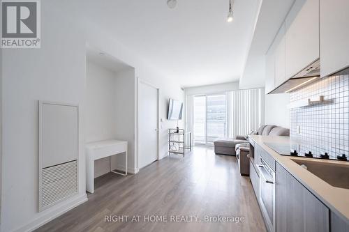 1005 - 5 BUTTERMILL AVENUE  Vaughan, ON L4K 0J5
