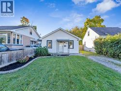 719 HILDEGARDE Windsor, ON N8X 2Z9
