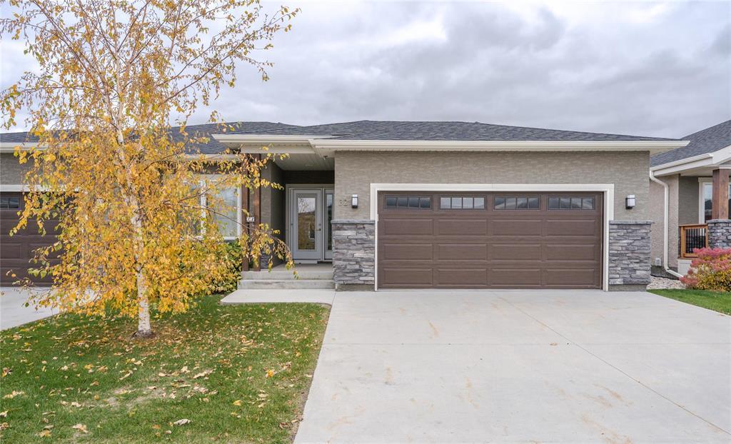 32 Berkeley Bend, Steinbach, MB