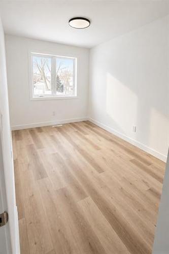 156 Perth Ave, Winnipeg, MB 