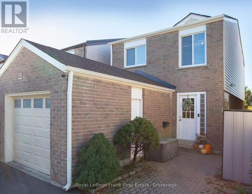 22 PEACHTREE PLACE  Vaughan (Glen Shields), ON L4K 2C4
