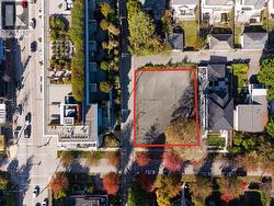 3581 W 30TH AVENUE  Vancouver, BC V6S 1W5