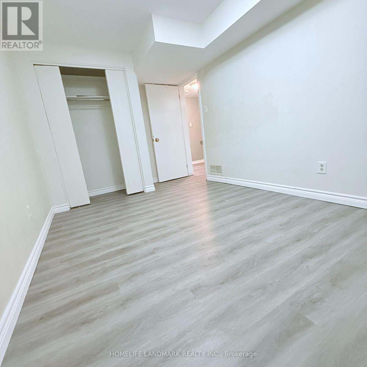 31 Country Club Drive, Hamilton, ON