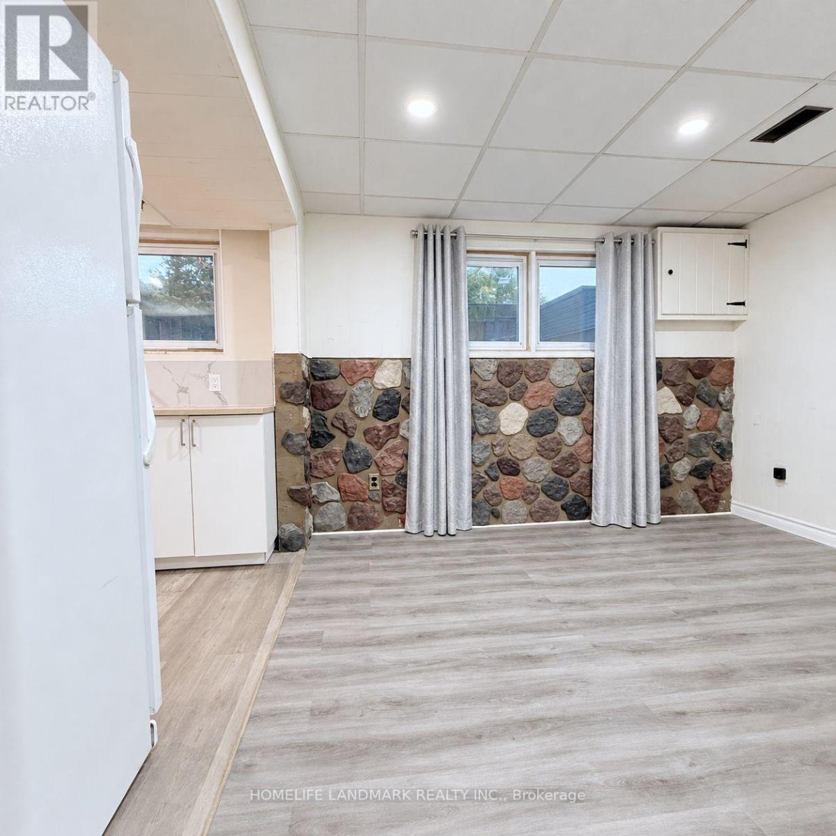 31 Country Club Drive, Hamilton, ON