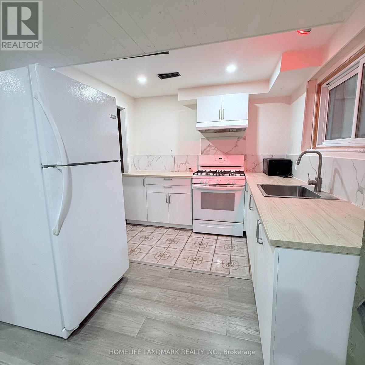 31 Country Club Drive, Hamilton, ON