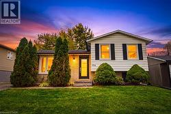 429 LIMERIDGE Road W  Hamilton, ON L9C 2V6