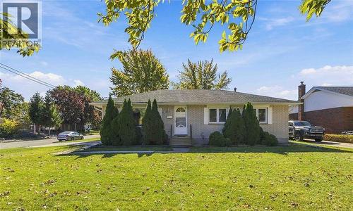 913 WEDGEWOOD AVENUE  Sarnia, ON N7V 3E8