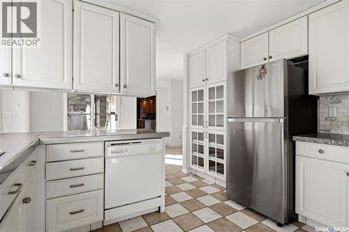 1034 Gryphons Walk, Regina, SK 