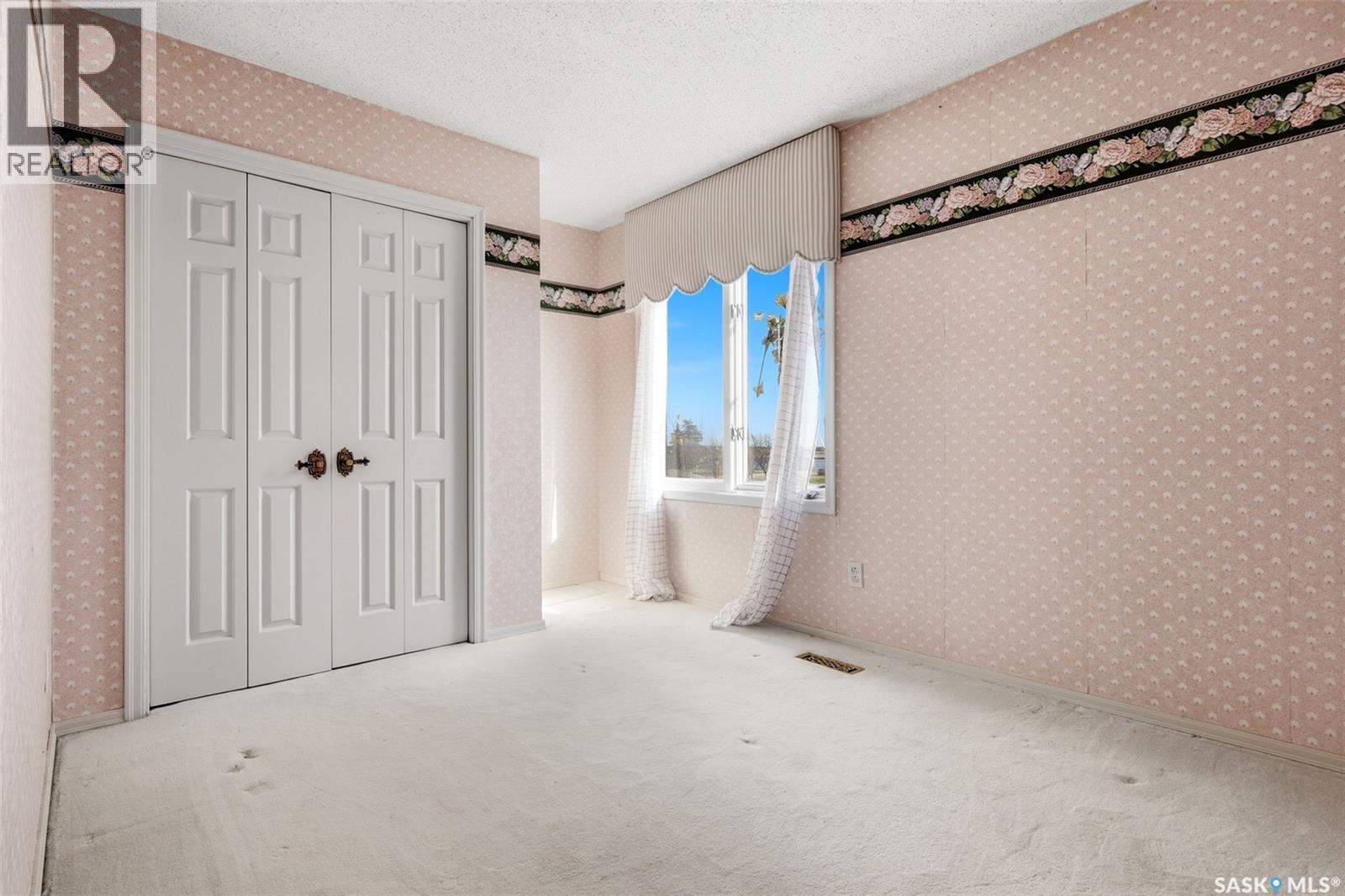 1034 Gryphons Walk, Regina, SK