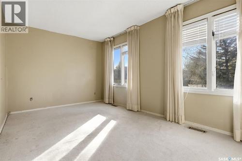 1034 Gryphons Walk, Regina, SK 