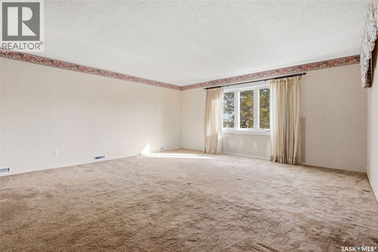 1034 Gryphons Walk, Regina, SK