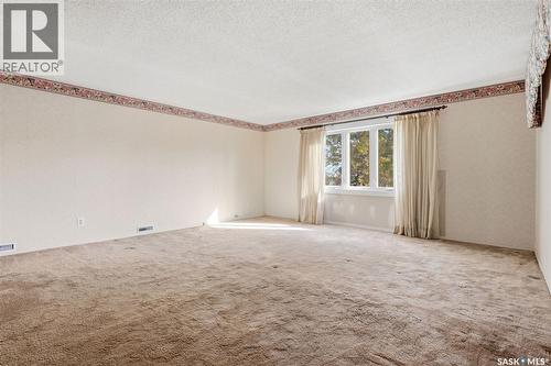 1034 Gryphons Walk, Regina, SK 