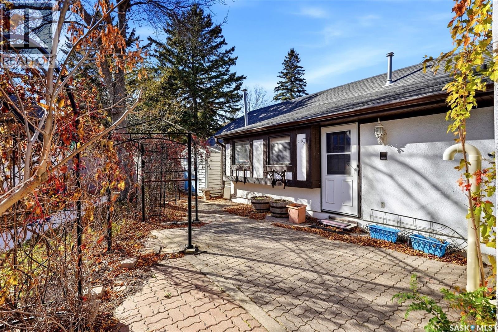 1034 Gryphons Walk, Regina, SK