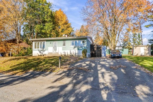8505 Rue Lessard  Laval (Saint-François), QC H7A 1R5