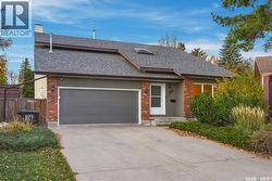 207 Coldspring RISE  Saskatoon, SK S7J 4L5