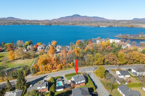 362 Rue Merry S.  Magog, QC J1X 3L8