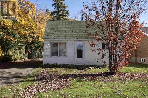 196 Elmwood AVE  Sault Ste. Marie, ON P6B 4W4