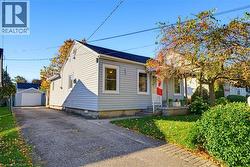 9 SPENCER Avenue  Dundas, ON L9H 1E7
