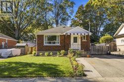 52 DUDHOPE AVENUE  Cambridge, ON N1R 4T5