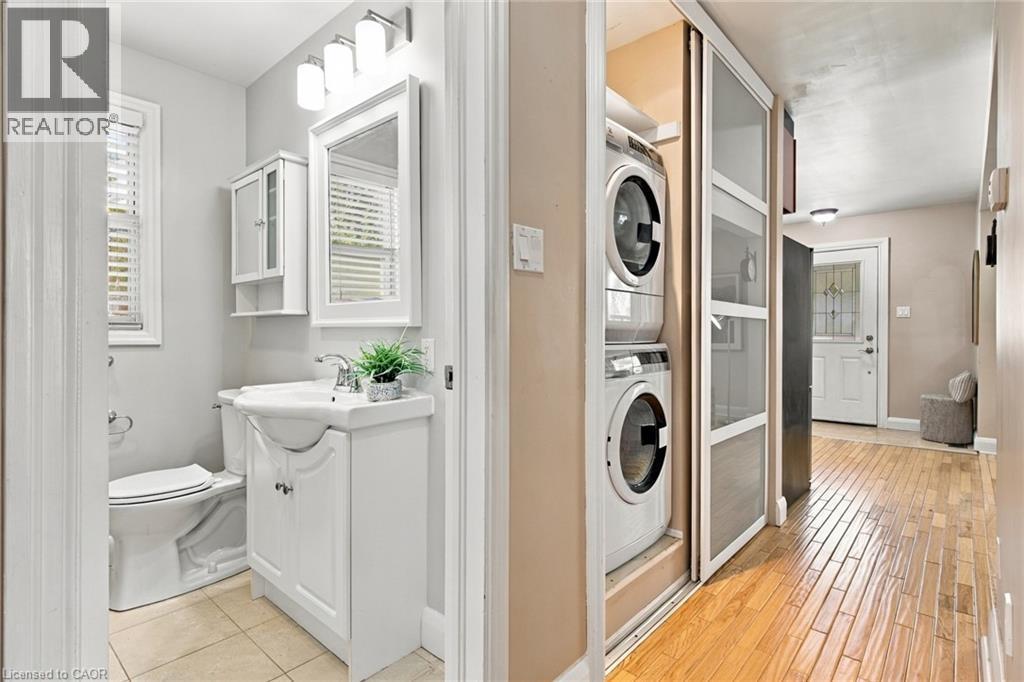 52 Dudhope Avenue, Cambridge, ON