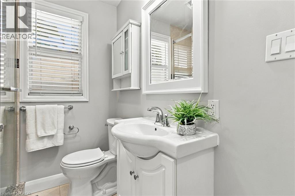 52 Dudhope Avenue, Cambridge, ON