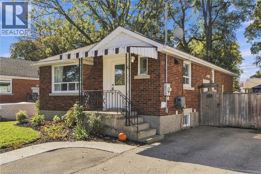 52 Dudhope Avenue, Cambridge, ON